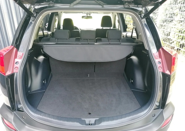 Toyota RAV4 cena 61800 przebieg: 241000, rok produkcji 2014 z Brodnica małe 326